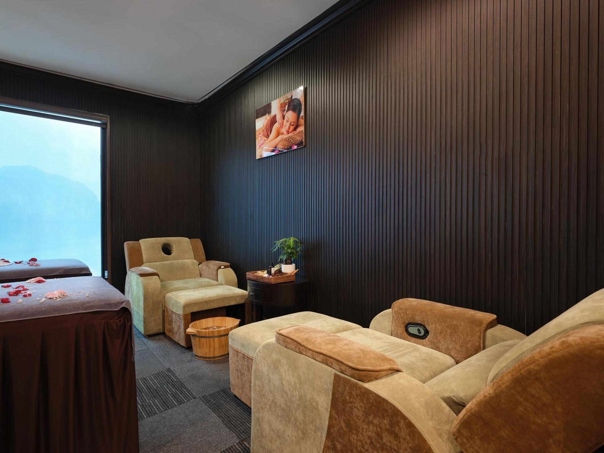 Era Premium Cruises Halong Hotel Ha Long Buitenkant foto